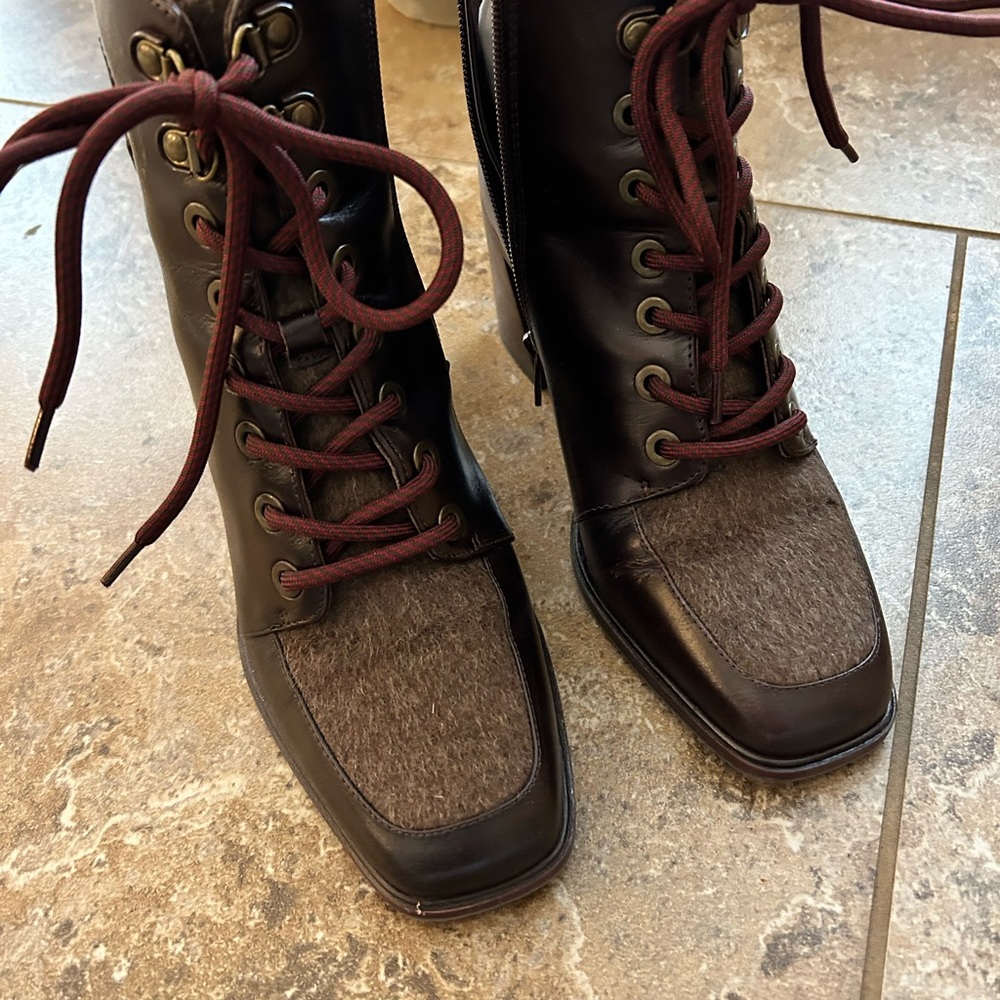 Excellent condition-like new women’s heeled boots Antonio Melani
